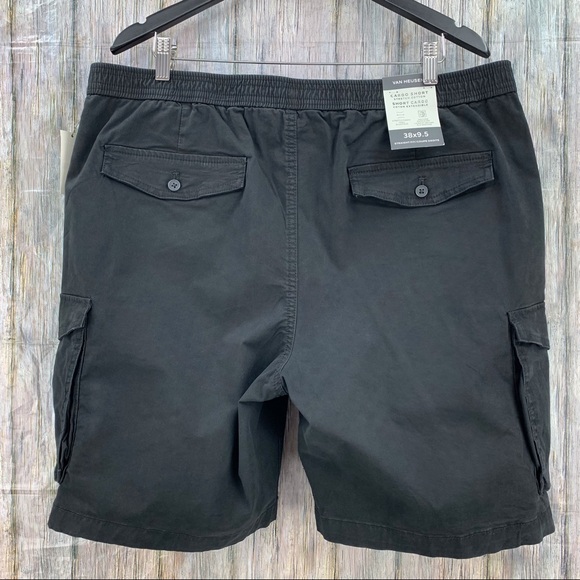 Van Heusen NWT Black 9.5” Cargo Shorts, 38 - Picture 4 of 15
